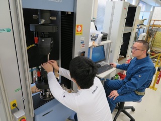 講義名：機械工学実験（材料試験）