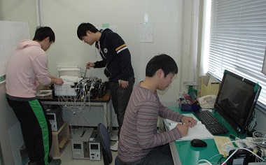 熱導電率を測定する様子